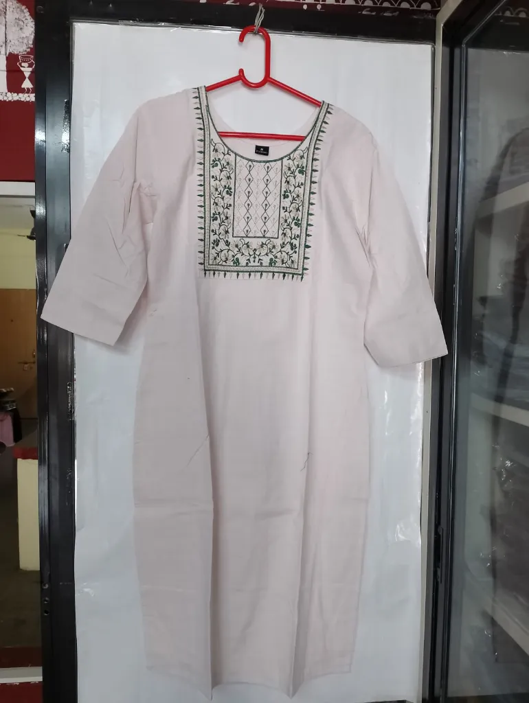 Dyaneshwari Kurti Emroidary ( Top )01.webp