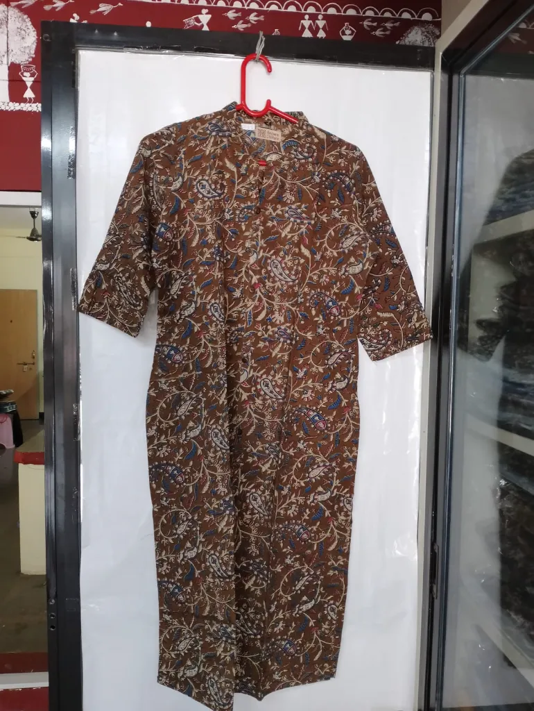 Amber Chitara Kalamkari Kurti (Top) 02.webp